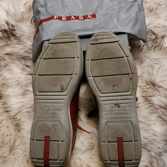 Authentic Men Prada Sneakers w Box & Travel bag - Picture 4 of 10